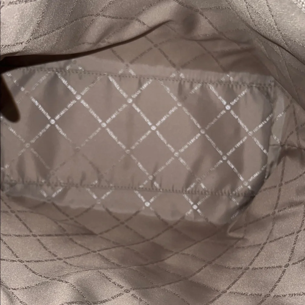 Michael Kors Navy and White Tote Bag - Picture 8 of 10